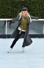 JOTGIE PORTER Ice Skating at This Morning Show at an Open Air Rink in London 12/12/2017