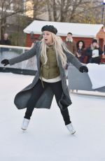JOTGIE PORTER Ice Skating at This Morning Show at an Open Air Rink in London 12/12/2017