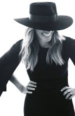 JULIA ROBERTS in Madame Figaro Magazine, December 2017
