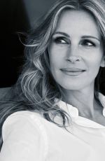 JULIA ROBERTS in Madame Figaro Magazine, December 2017