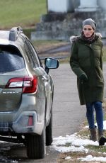 JULIA ROBERTS on the Set of Ben is Back in New York 12/19/2017