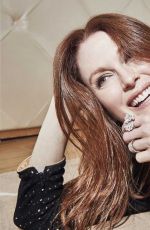 JULIANNE MOORE in Grazia Magazine, France November 2017