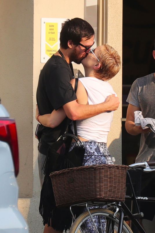 KATE HUDSON and Danny Fujikawa Out Kissing in Santa Monica 12/16/2017