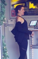 KATE HUDSON Arrives at a Gym in Los Angeles 12/08/2017
