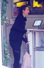 KATE HUDSON Arrives at a Gym in Los Angeles 12/08/2017