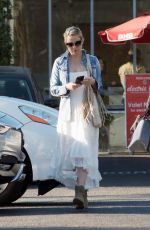 KATE HUDSON at Electric Lodge in Venice Beach 12/19/2017