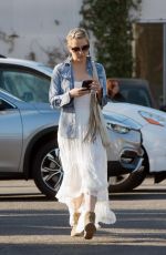 KATE HUDSON at Electric Lodge in Venice Beach 12/19/2017