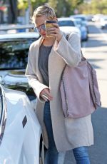 KATE HUDSON Out and About in Los Angeles 12/21/2017