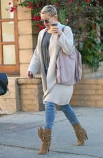 KATE HUDSON Out and About in Los Angeles 12/21/2017