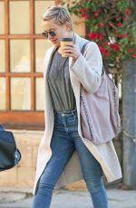 KATE HUDSON Out and About in Los Angeles 12/21/2017