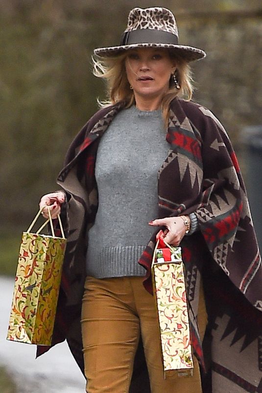 KATE MOSS Out and About in London 12/24/2017