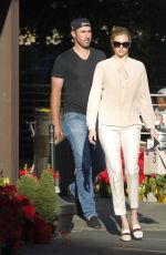 KATE UPTON and Justin Varlander Shopping at CVS in Beverly Hills 12/21/2017
