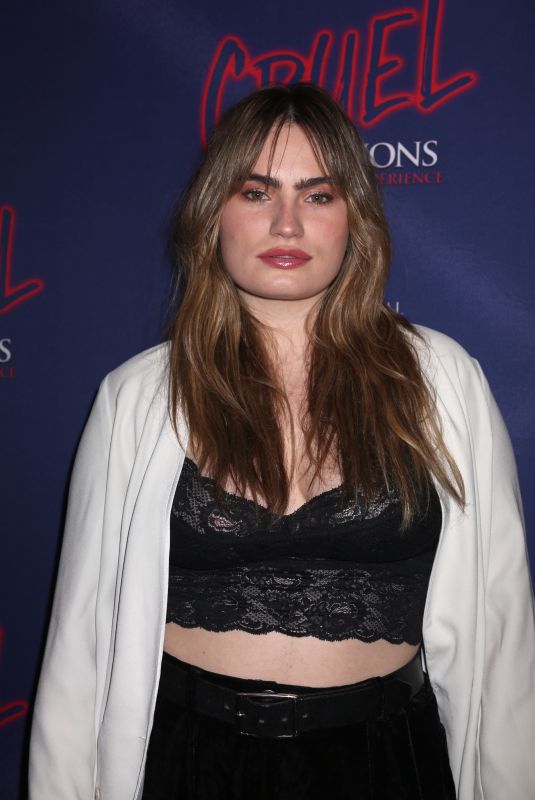 KATHRYN GALLAGHER at Cruel Intentions 90