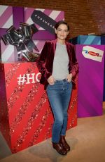 KATIE HOLMES at Old Navy x Popsugar Deck Hauls Gifting Pop-up in New York 12/09/2017