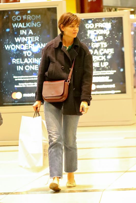 KATIE HOLMES at Williams-Sonoma in New York 12/04/2017