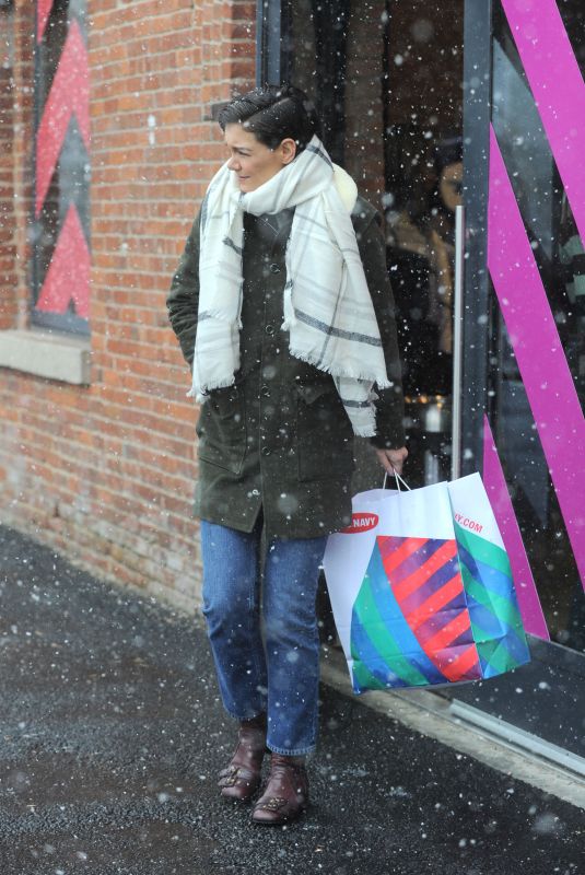 KATIE HOLMES Out Shopping in New York 12/09/2017