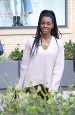 KELLY ROWLAND Shopping at Barney