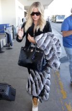 KHLOE KARDASHIAN at Los Angeles International Airport 12/29/2017