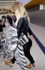 KHLOE KARDASHIAN at Los Angeles International Airport 12/29/2017