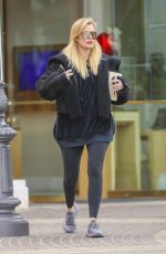 KHLOER KARDASHIAN Leaves Polacheck