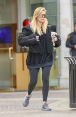 KHLOER KARDASHIAN Leaves Polacheck