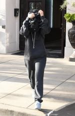 KOURTNEY KARDASHIAN Arrives at an Office in Los Angeles 12/18/2017