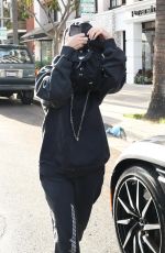 KOURTNEY KARDASHIAN Arrives at an Office in Los Angeles 12/18/2017