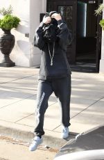 KOURTNEY KARDASHIAN Arrives at an Office in Los Angeles 12/18/2017