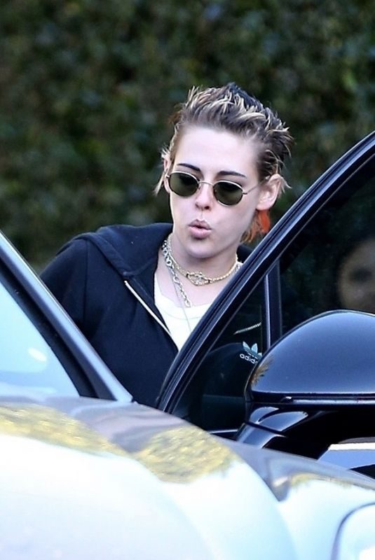 KRISTEN STEWART and STELLA MAXWELL Out for Lunch at Cecconi’s in West Hollywood 12/21/2017