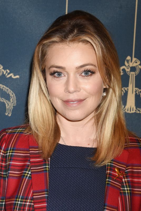 LAUREN SIVAN at Brooks Brothers Holiday Celebration with St Jude Children’s Research Hospital in Beverly Hills 12/02/2017