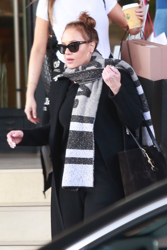 LEAH REMINI Shopping at Barneys New York in Beverly HIlls 12/23/2017