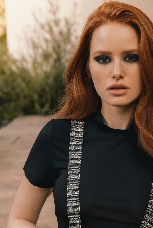 MADELAINE PETSCH for L’Officiel Magazine, Singapore December 2017