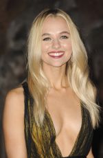 MADISON ISEMAN at Jumanji: Welcome to the Jungle Premiere in Los Angeles 12/11/2017