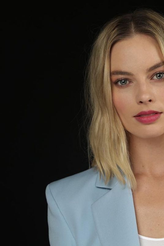 MARGOT ROBBIE for Los Angeles Times The Envelope Portrait, December 2017