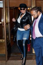 MARIAH CAREY Leaves Her Apartment in New York 12/05/2017