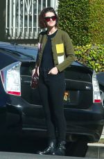 MARY ELIZABETH WINSTEAD Out for Lunch in Los Angeles 12/05/2017