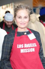 MAUREEN MCCORMICK at LA Mission Serves Christmas to the Homeless in Los Angeles 12/22/2017