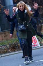 MICHELLE HUNZIKER Buys a Drone in a Store in Milan 12/04/2017