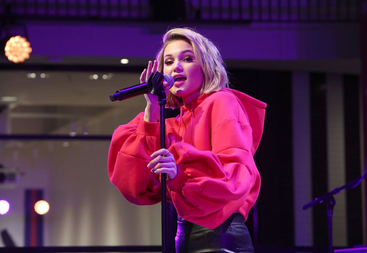 Olivia Holt Performs At Atrium Holiday Concert Series In Century City