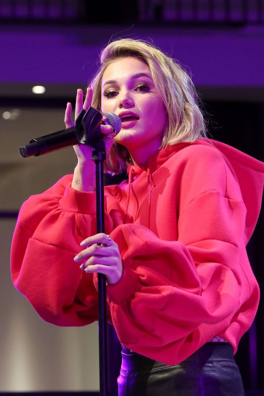 OLIVIA HOLT Performs at Atrium Holiday Concert Series in Century City 12/14/2017