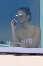 OLIVIA MUNN Out Relaxes in Miami 12/26/2017