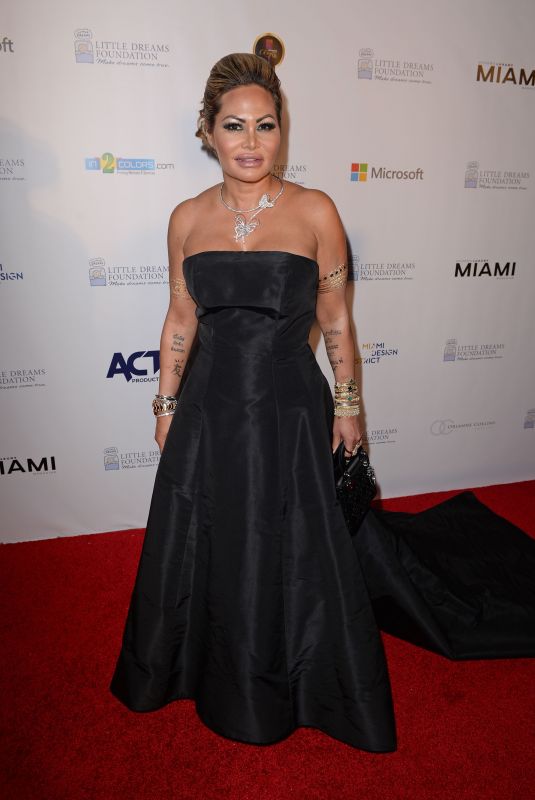 ORIANNE COLLINS at Little Dreams Foundation Gala in Miami 12/09/2017