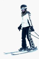 PARIS HILTON Out Skiing in Aspen 12/28/2017