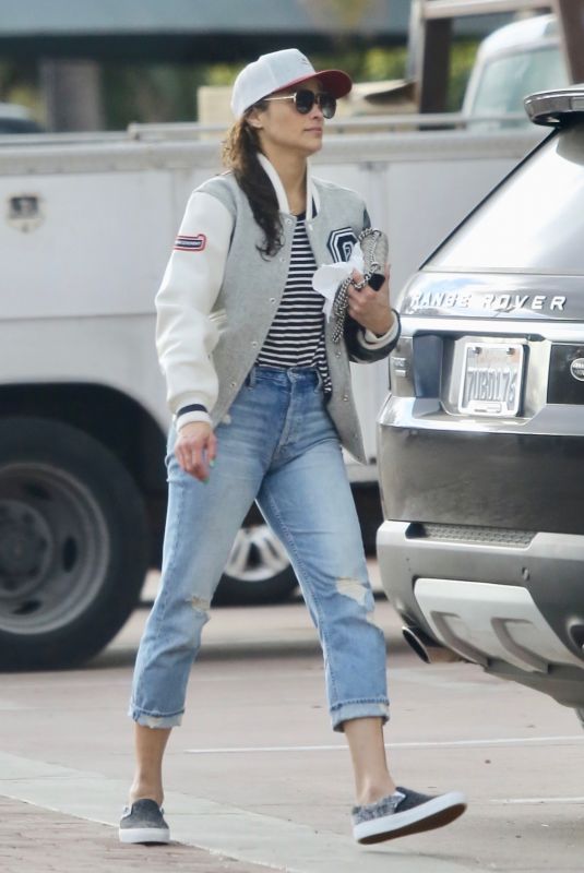 PAULA PATTON Shopping at Malibu Country Mart 12/20/2017