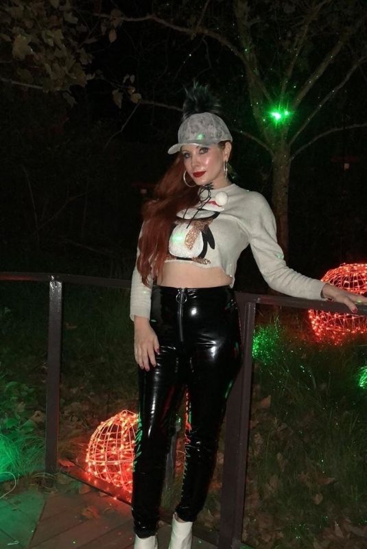 PHOEBE PRICE at Los Angeles Zoo Christmas Show in Los Angeles 12/12/2017