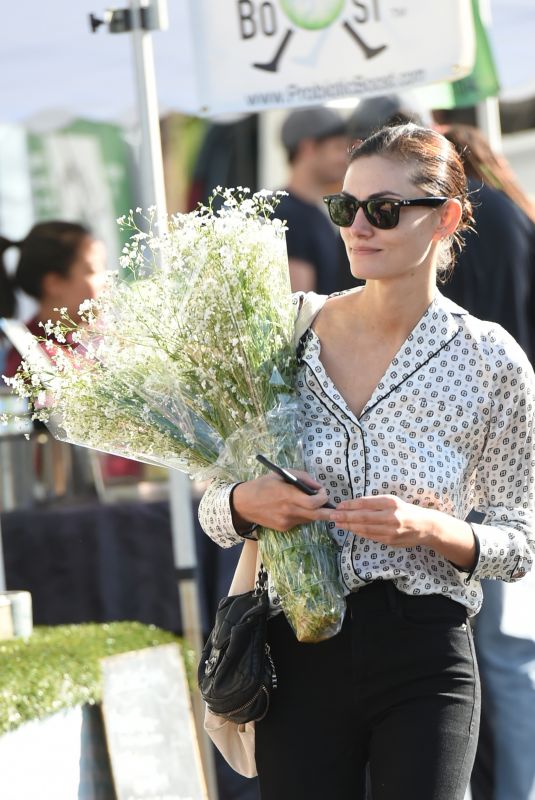 PHOEBE TONKIN Shopping at Farmer