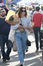 PHOEBE TONKIN Shopping at Farmers Market in Los Angeles 12/10/2017
