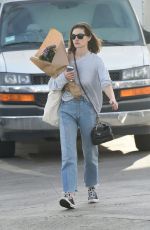 PHOEBE TONKIN Shopping at Farmers Market in Los Angeles 12/10/2017