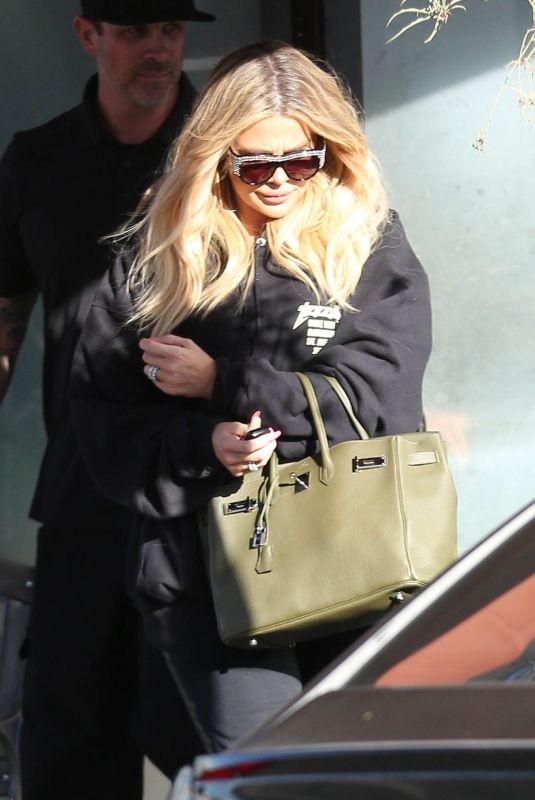 Pregnant KHLOE KARDASHIAN Leaves a Studio in Calabasas 12/04/2017
