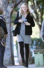 Pregnant KIRSTEN DUNST Out for Lunch in Los Angeles 12/21/2017